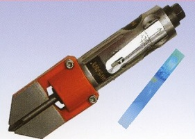 Nisan-04, станок для зачистки внутренних угловых швов оконного профиля